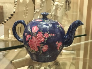 A teapot in Fitzwilliam Museum in Cambridge